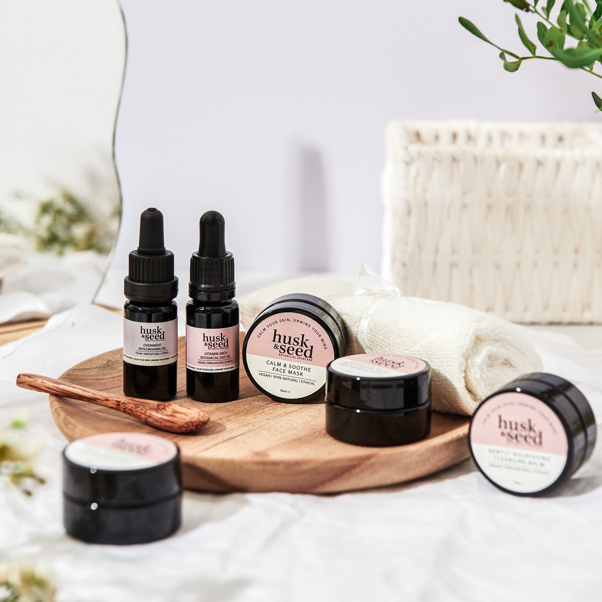 Me-Time Facial In A Box (Save £28) - Husk & Seed